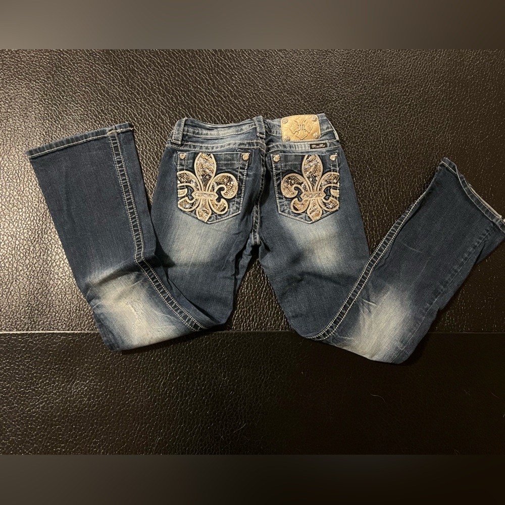 Miss Me. Boot Cut. 28x30